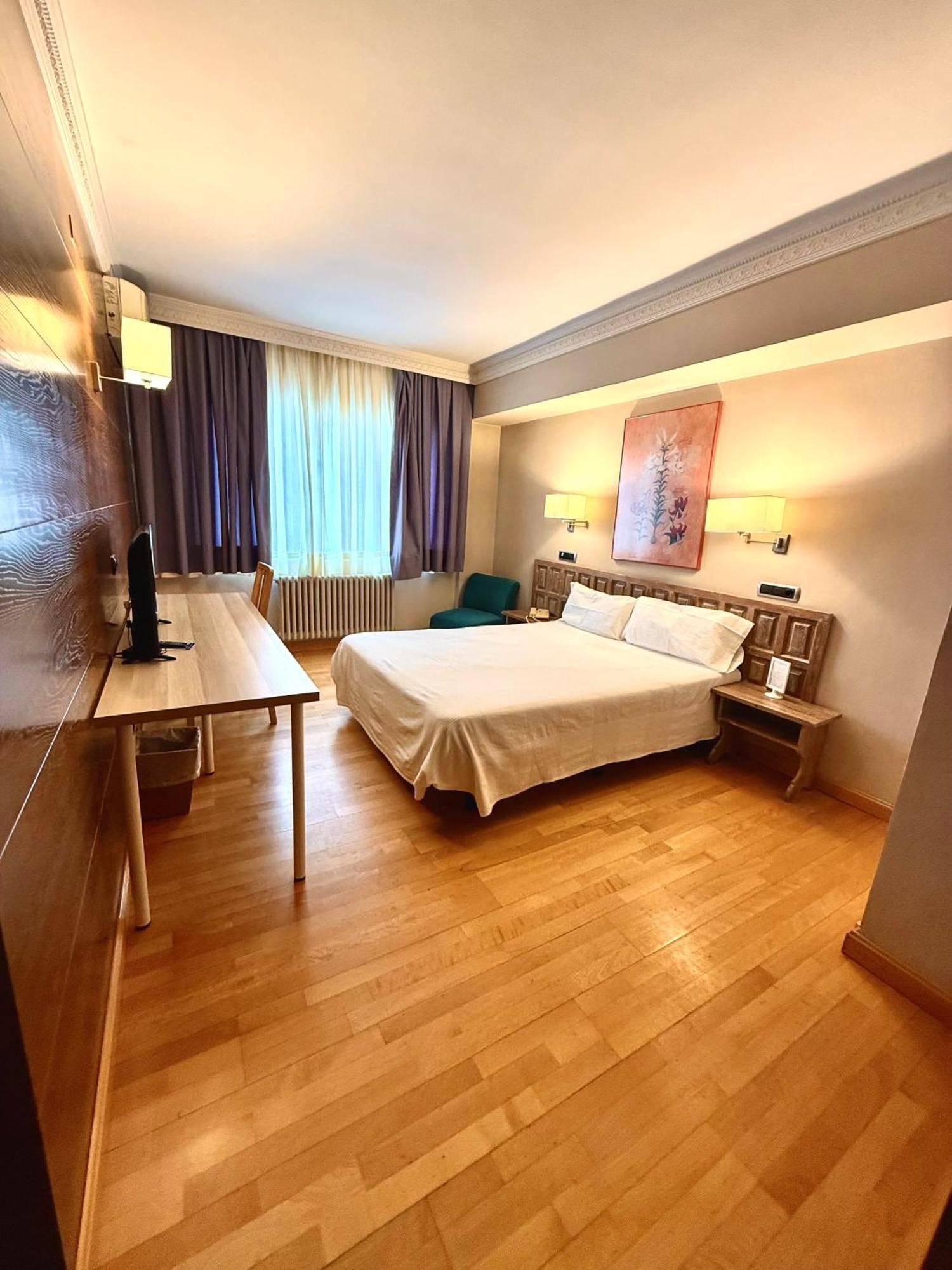 Hotel Virrey Арнедо Экстерьер фото