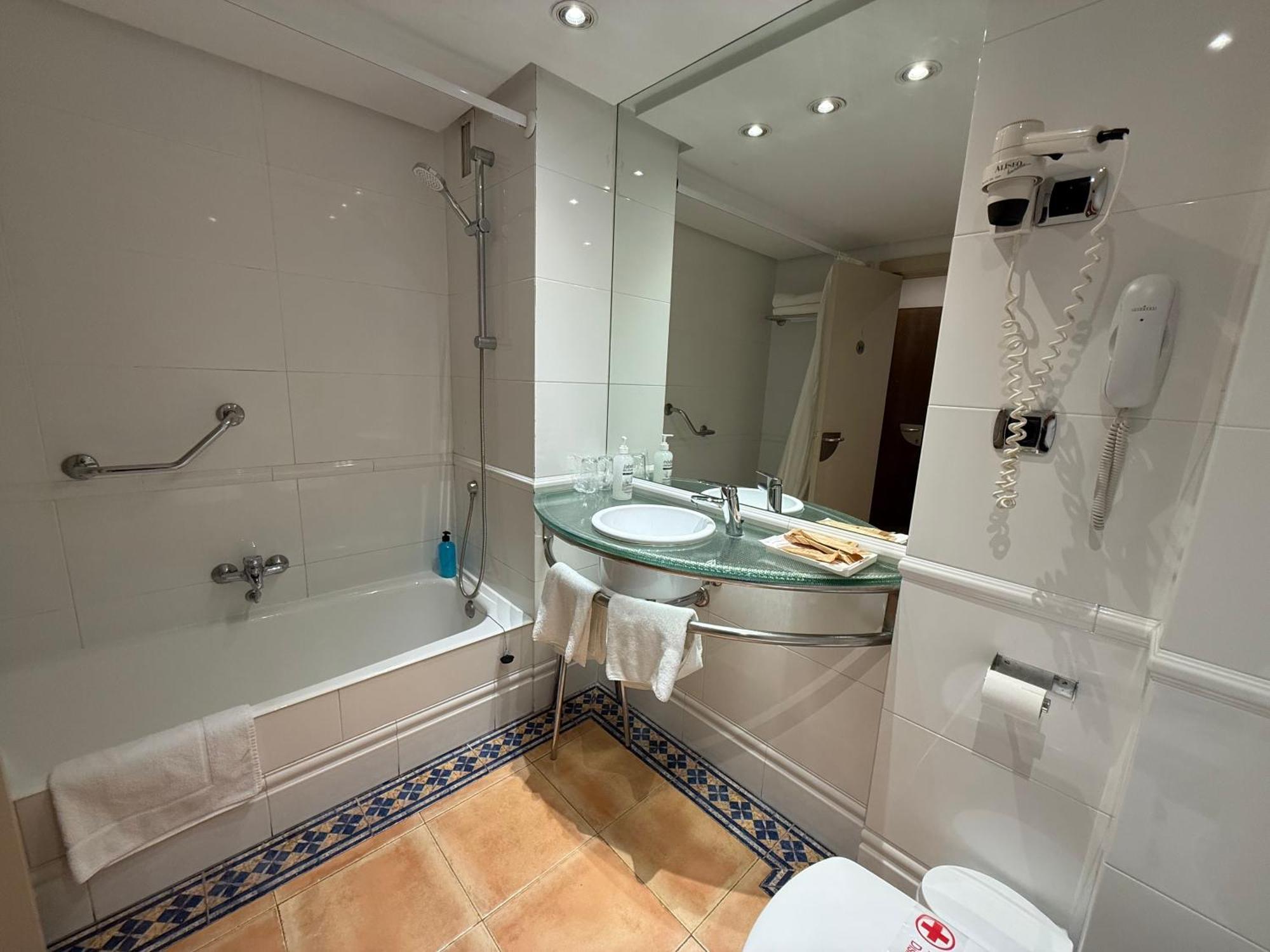 Hotel Virrey Арнедо Экстерьер фото