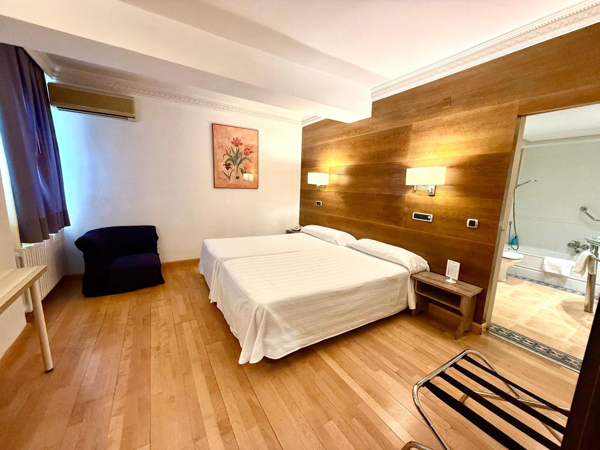 Hotel Virrey Арнедо Экстерьер фото